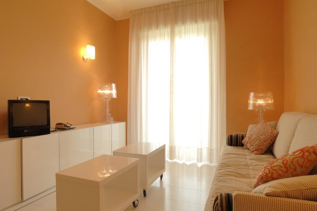 Residence Oliveto Ceriale Szoba fotó