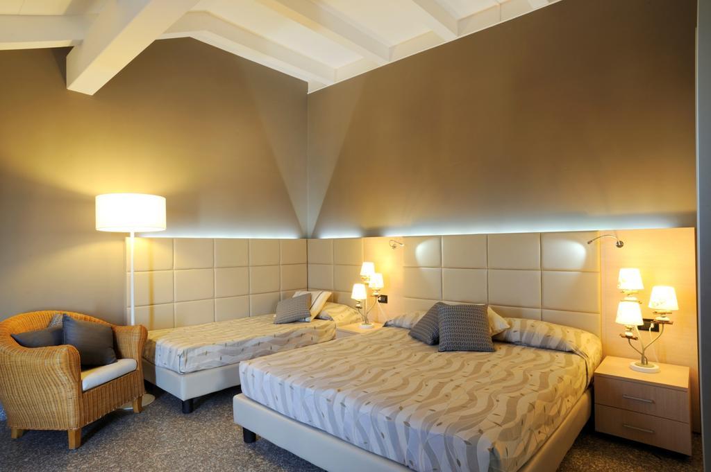 Residence Oliveto Ceriale Szoba fotó