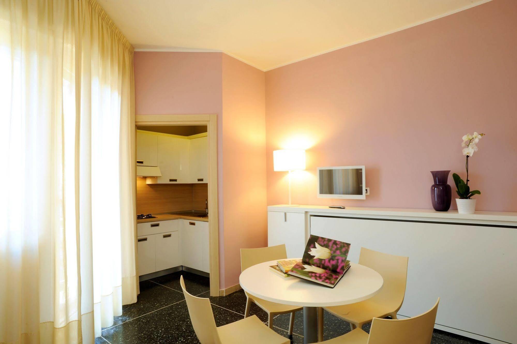 Residence Oliveto Ceriale Kültér fotó